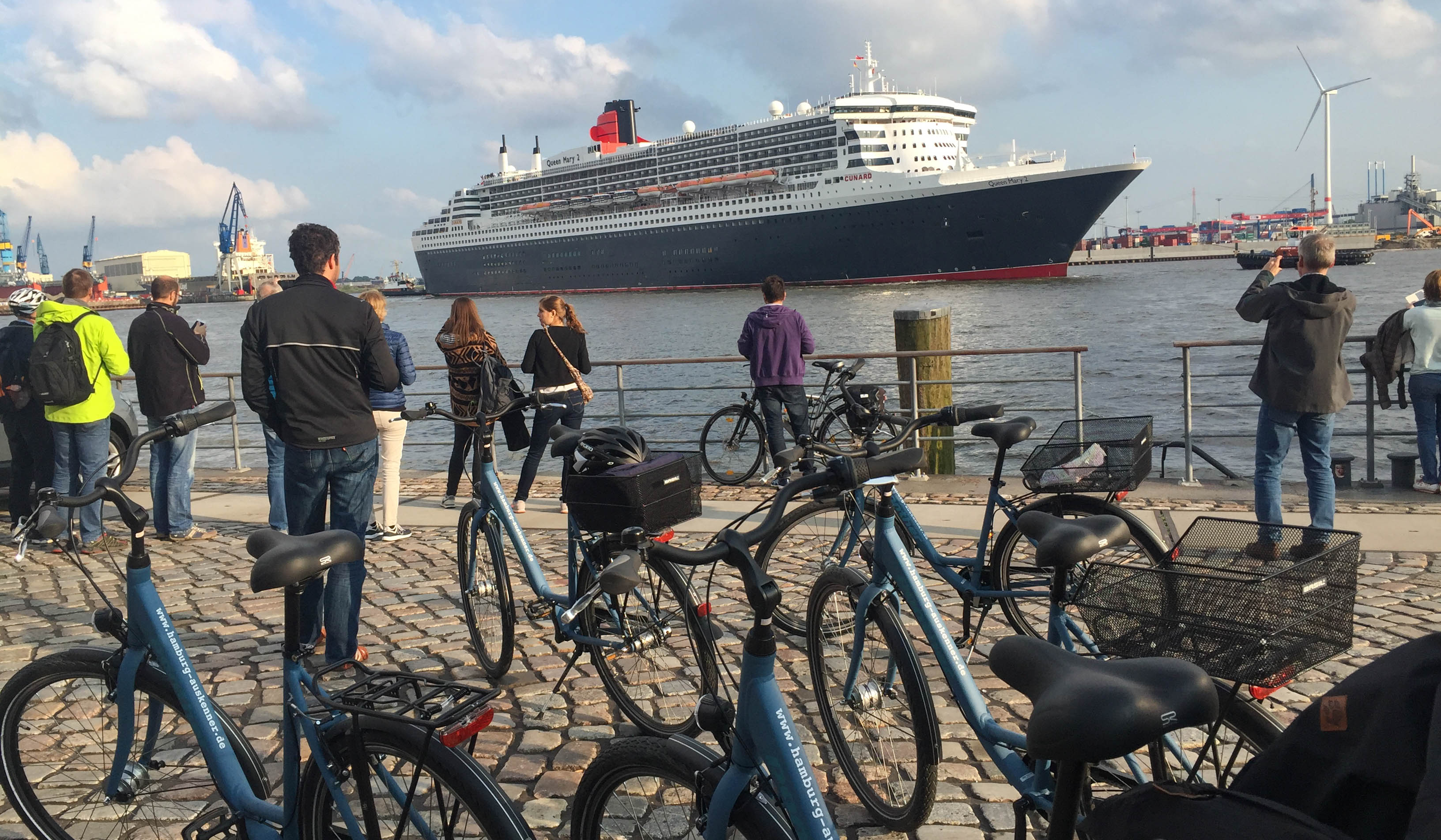 hamburg-auskenner-hamburg-fahrradtour-fischmarkt-queen-mary-2_1