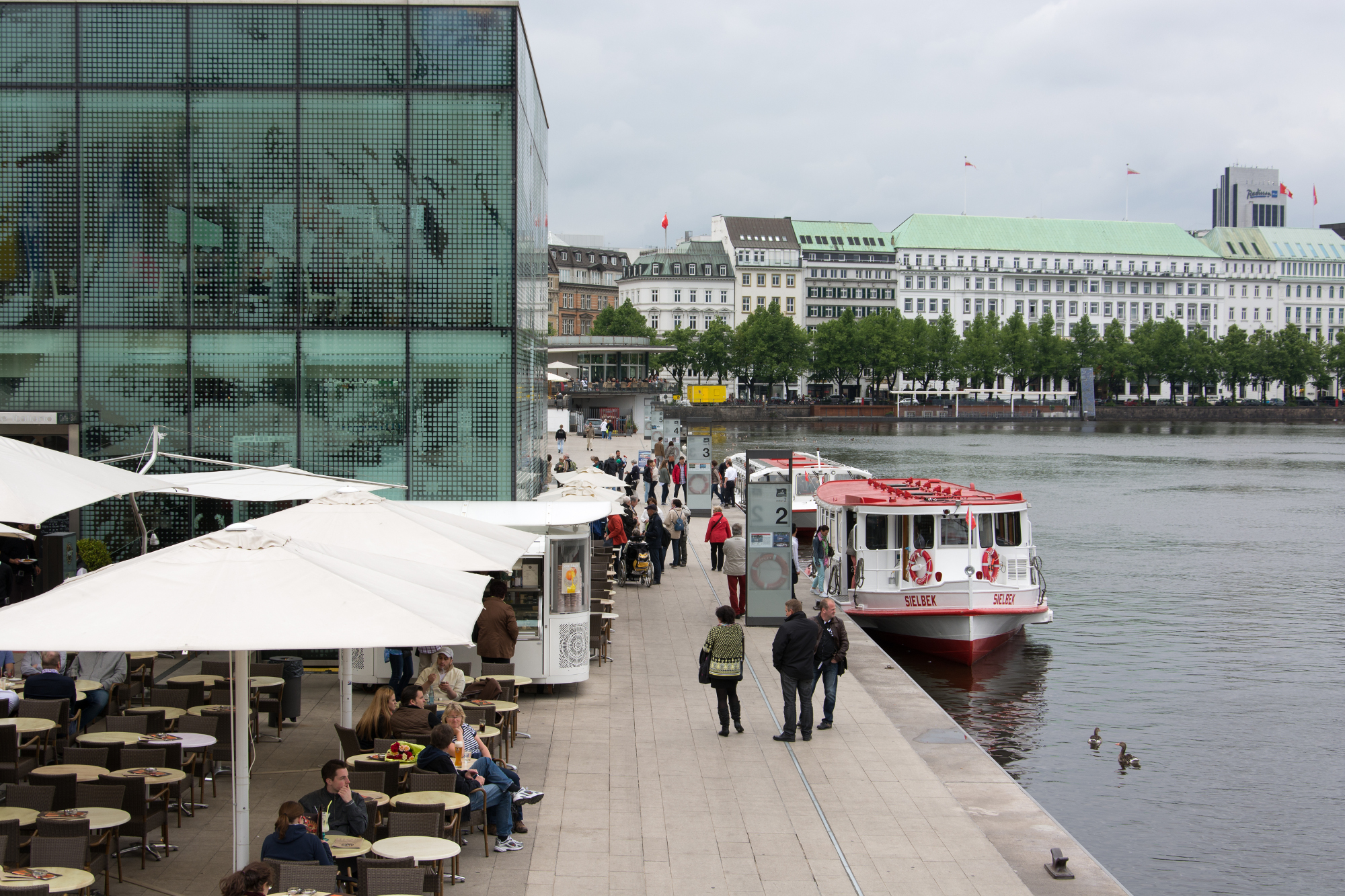 Meeting point: Jungfernstieg pier