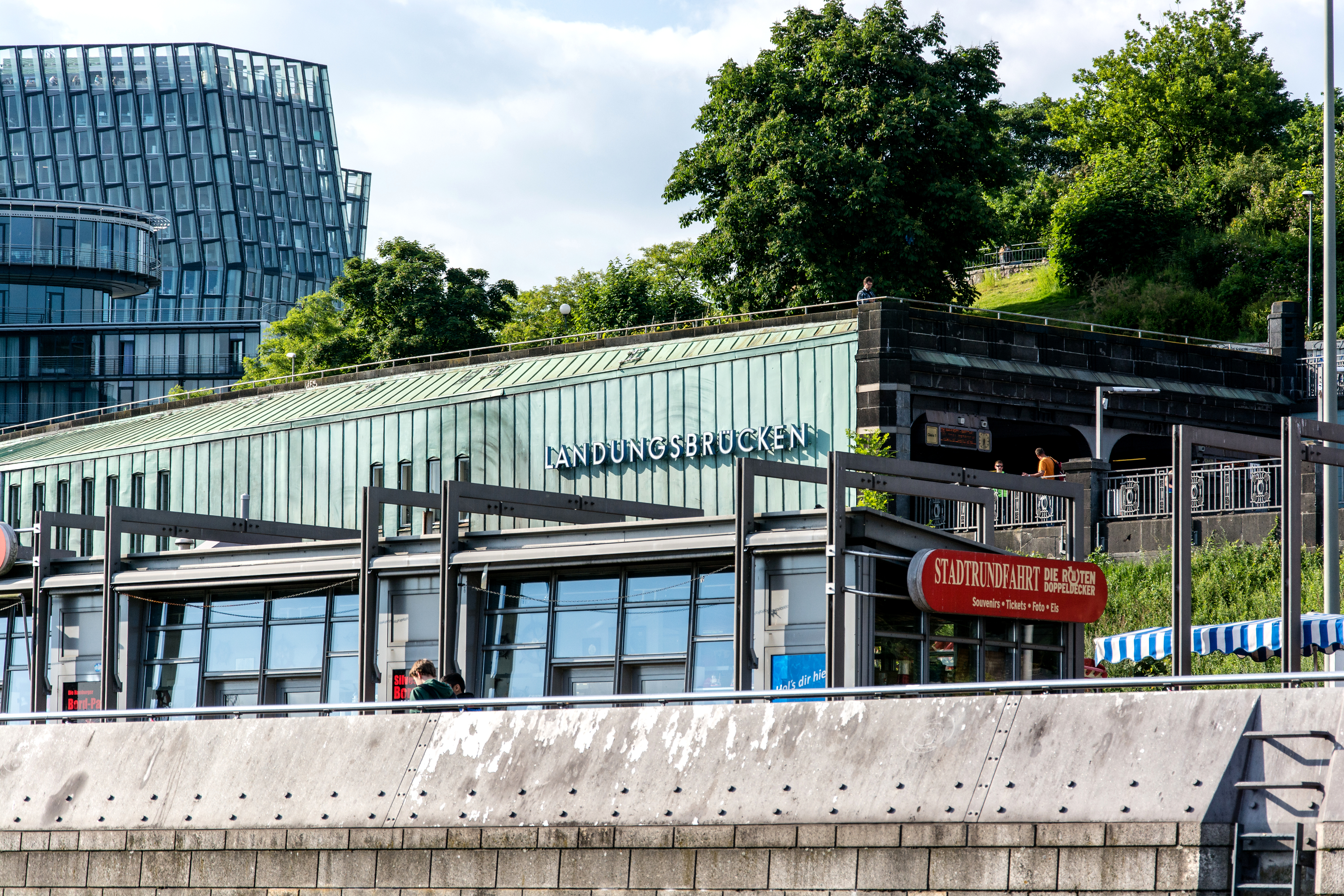 Investor St. Pauli Landungsbrücken (Bridge 1)