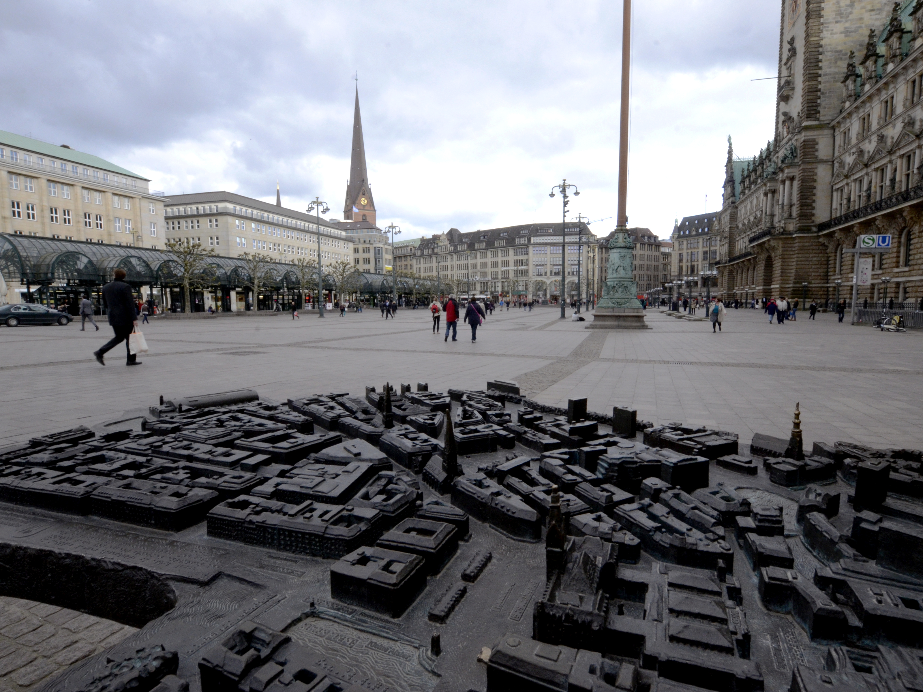 Rathaus und Rathausmarkt