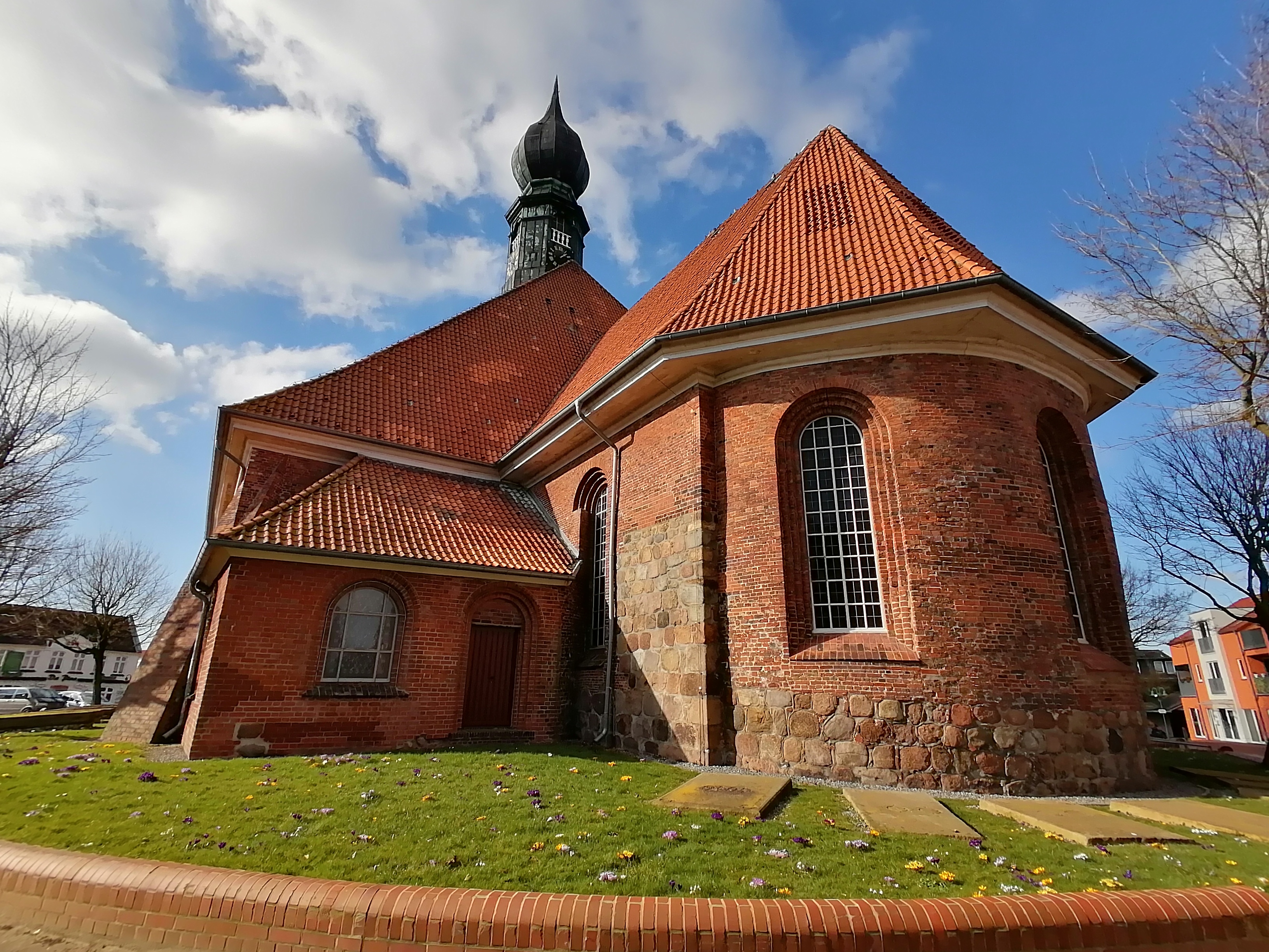 Krokusfest mit Frühlingsbasar an der St. Bartholomäus-Kirche