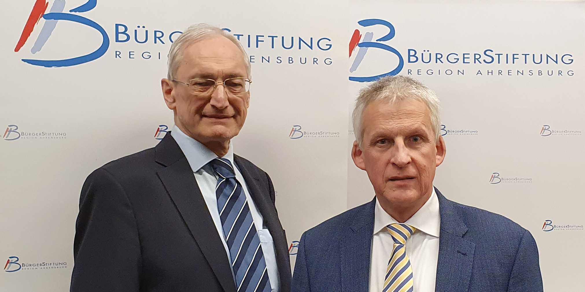 Dr. Michael Eckstein und Stefan Dehns informieren