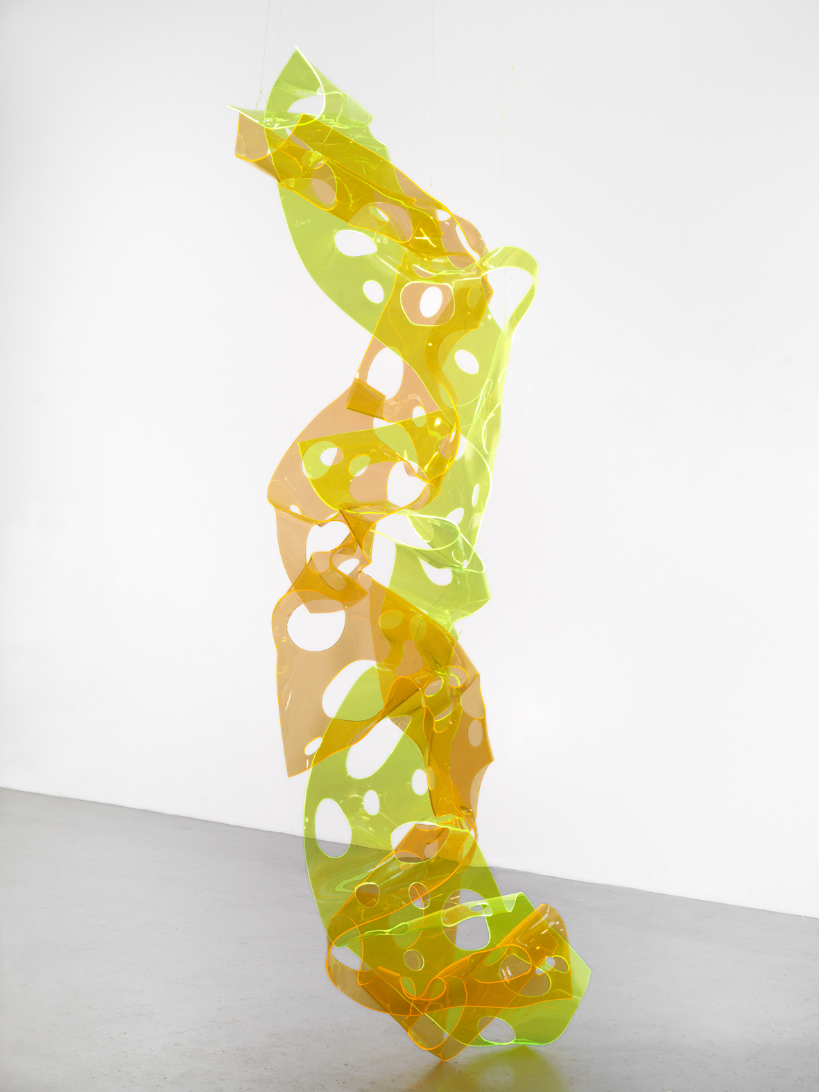 Berta_Fischer_Uiri_2012_Acrylglas_Courtesy_Trautwein_Herleth_Berlin_Photo_Bernd_Borchardt