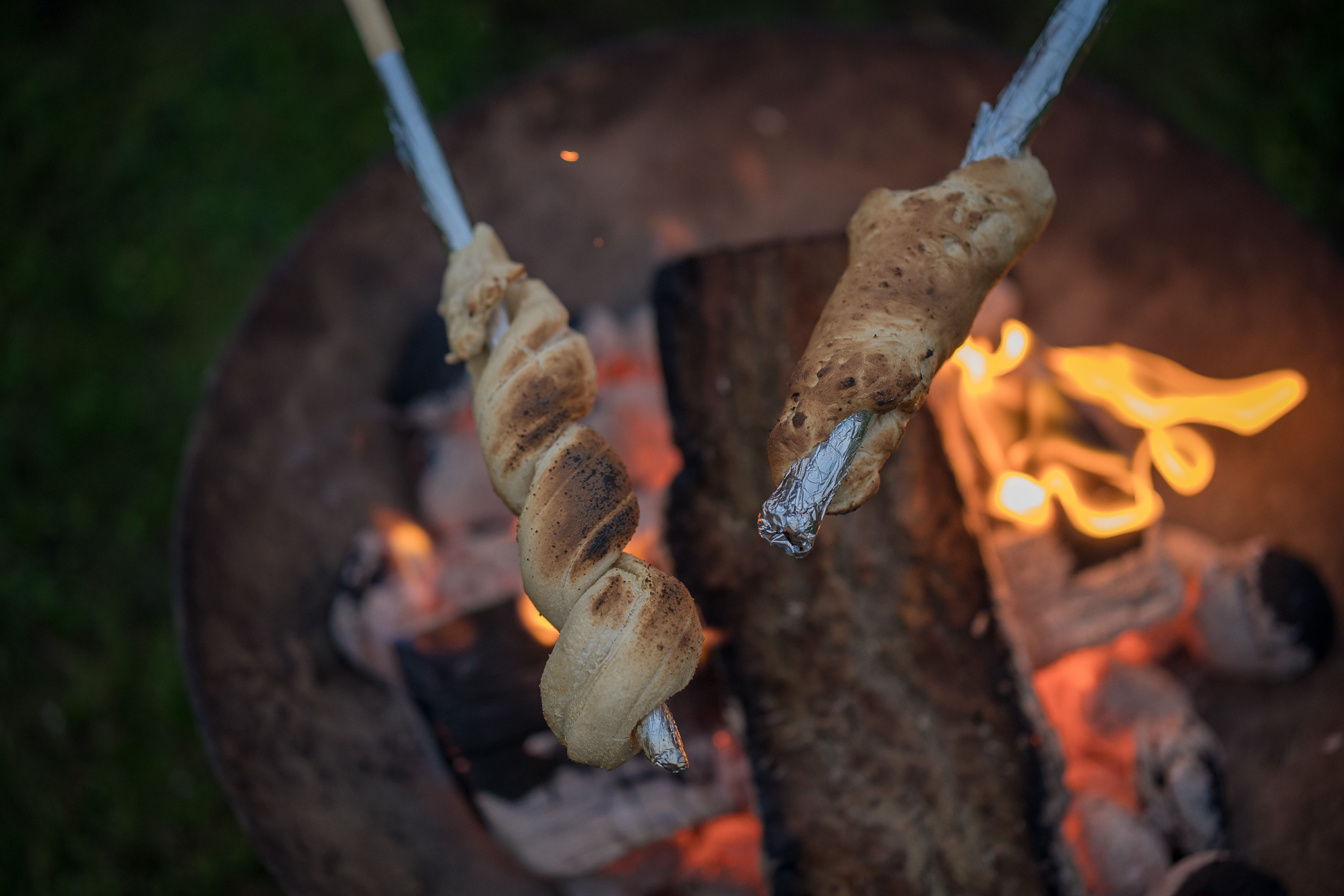 Lagerfeuer mit Stockbrot